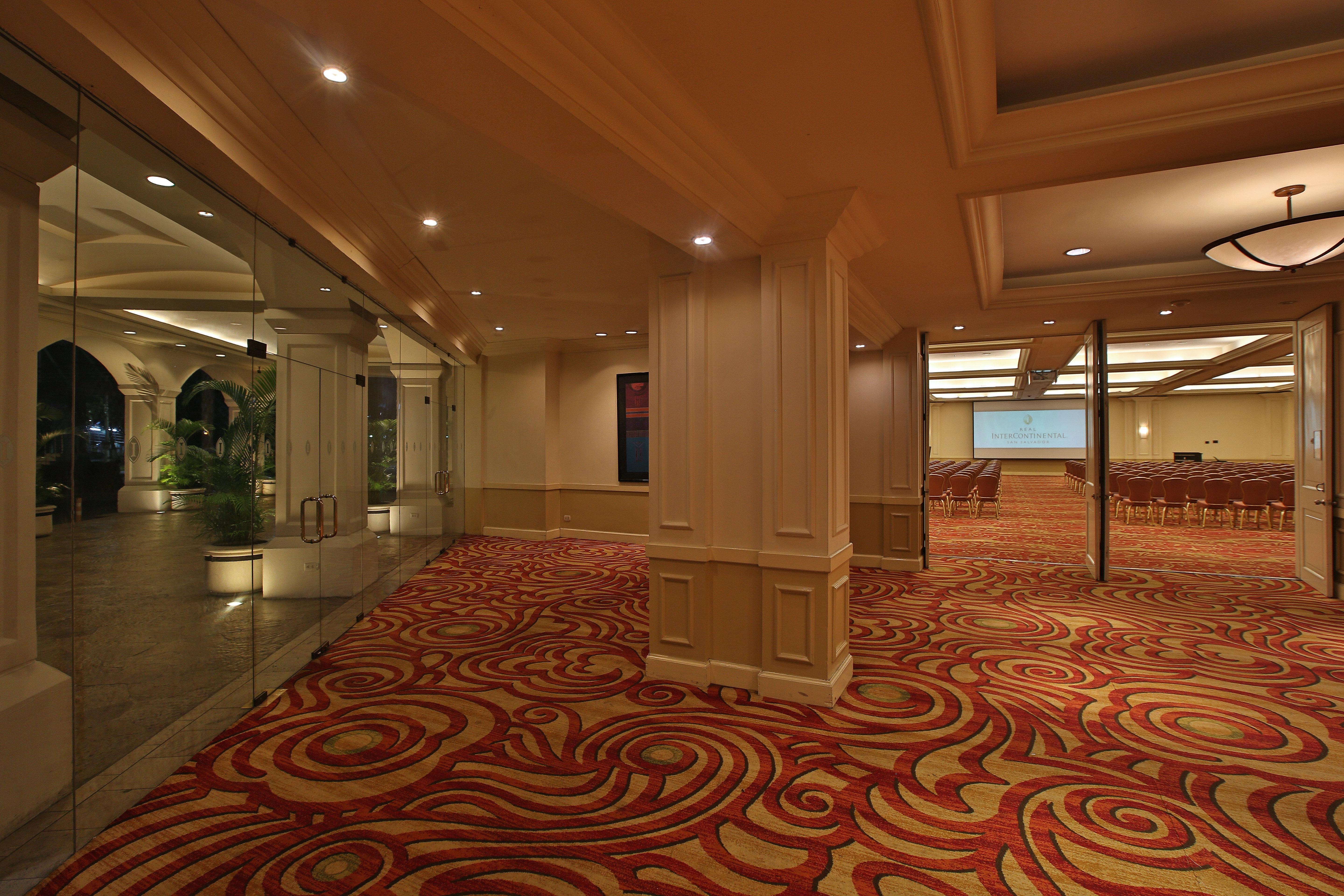 Отель Real Intercontinental San Salvador By Ihg Экстерьер фото