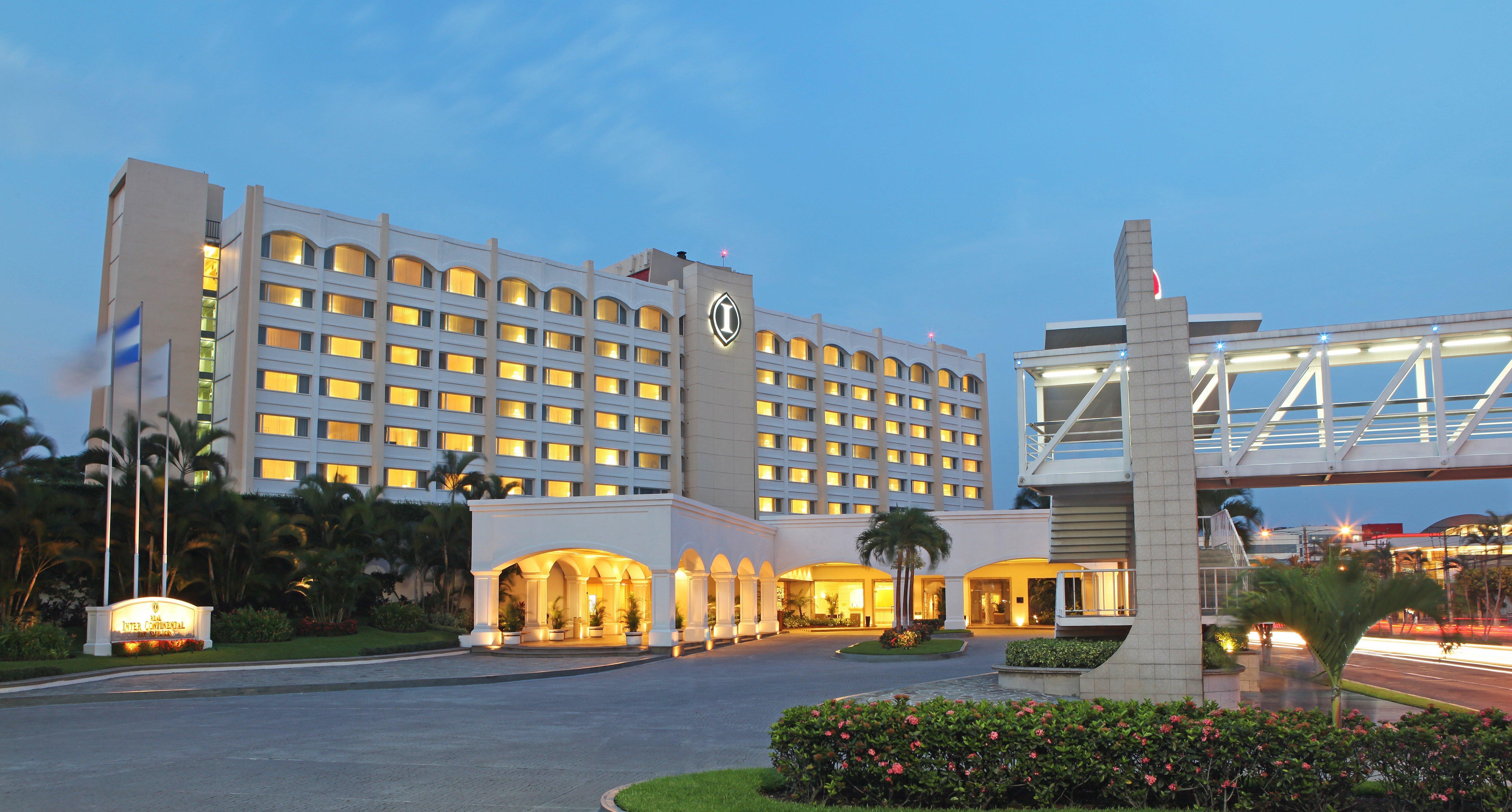 Отель Real Intercontinental San Salvador By Ihg Экстерьер фото