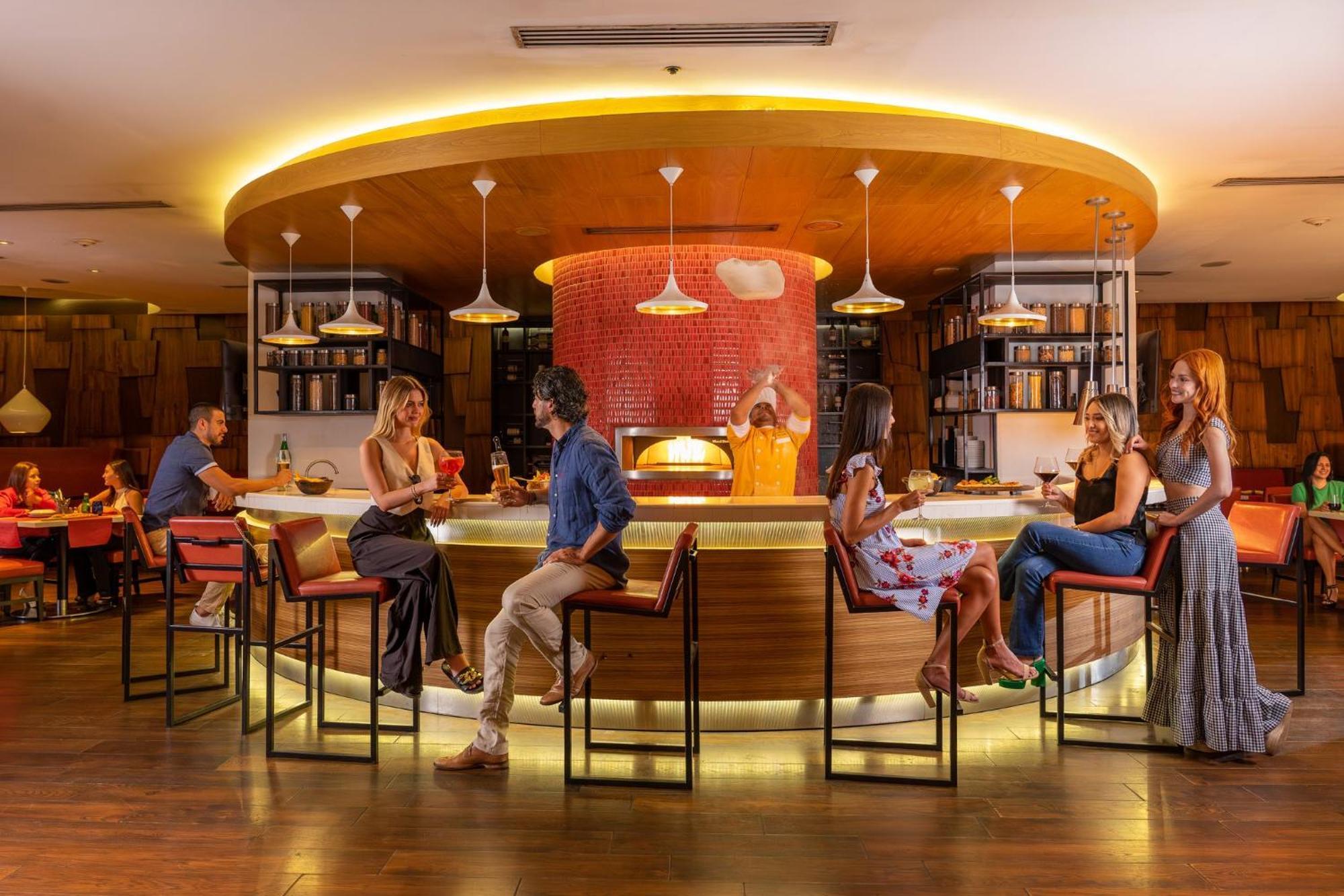 Отель Real Intercontinental San Salvador By Ihg Экстерьер фото