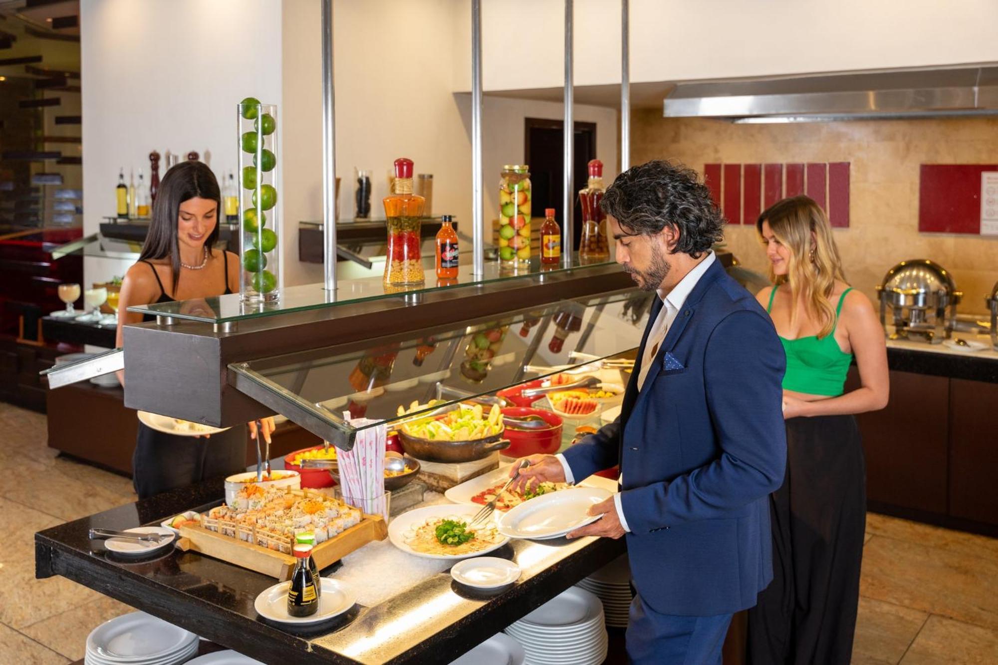 Отель Real Intercontinental San Salvador By Ihg Экстерьер фото