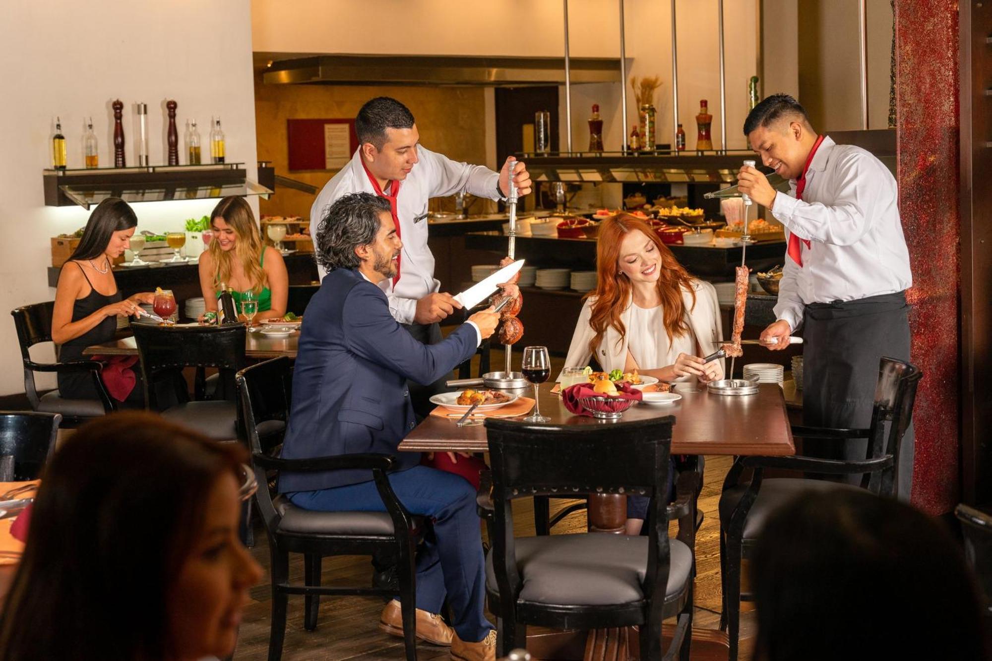 Отель Real Intercontinental San Salvador By Ihg Экстерьер фото