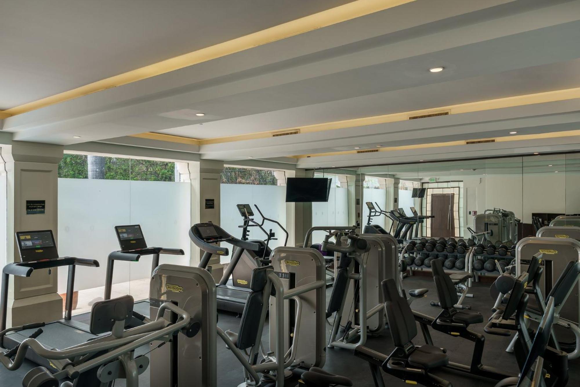 Отель Real Intercontinental San Salvador By Ihg Экстерьер фото