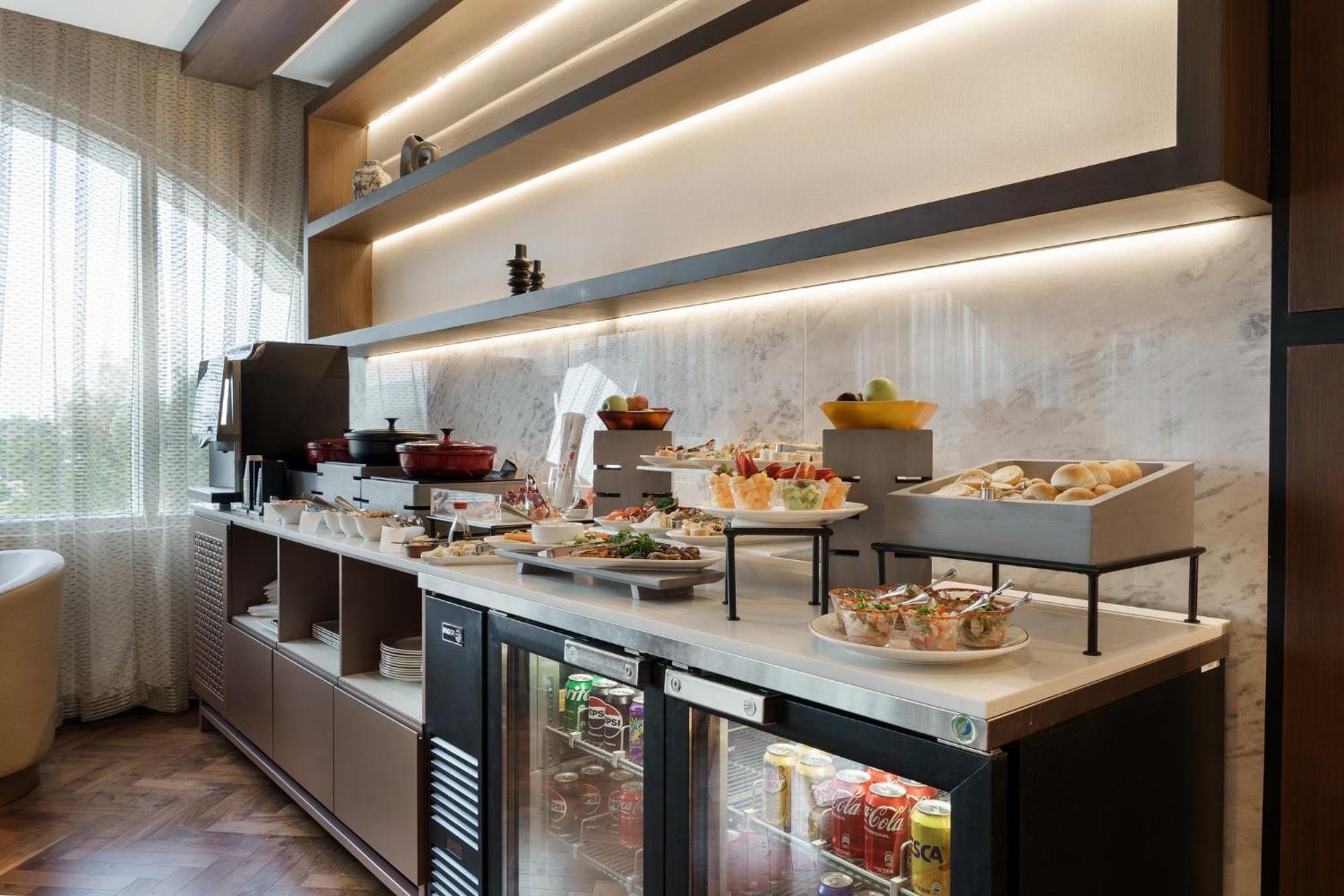 Отель Real Intercontinental San Salvador By Ihg Экстерьер фото
