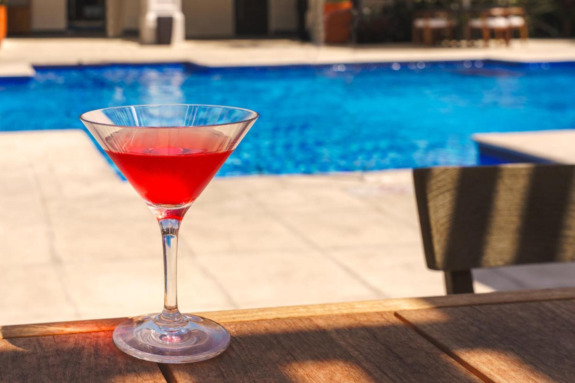 Отель Real Intercontinental San Salvador By Ihg Экстерьер фото