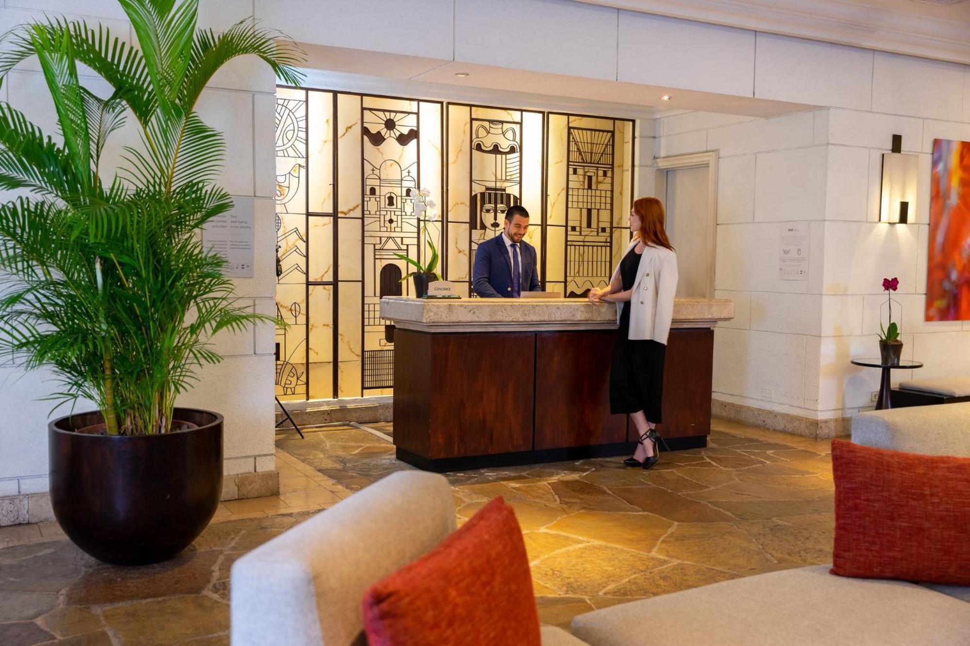 Отель Real Intercontinental San Salvador By Ihg Экстерьер фото
